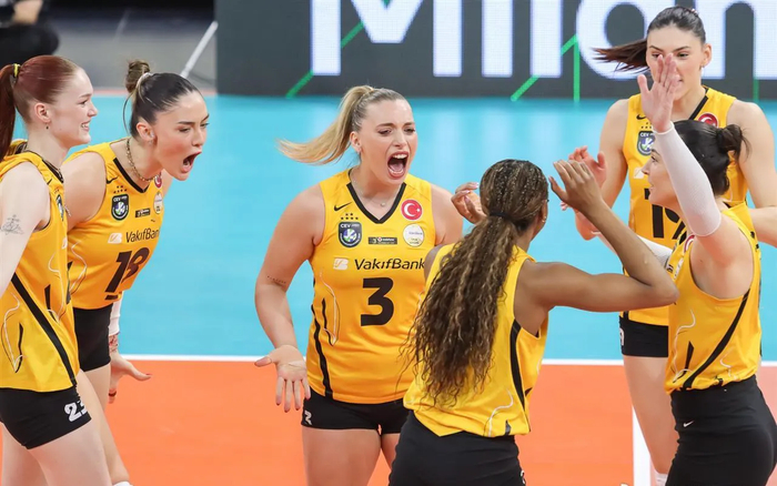 开云体育官网-米兰女排主场遭逆转，埃格努空砍38分，马尔科娃封神加冕MVP|AC米兰|瓦基弗银行|扣球|欧冠|比赛_新浪体育_新浪新闻