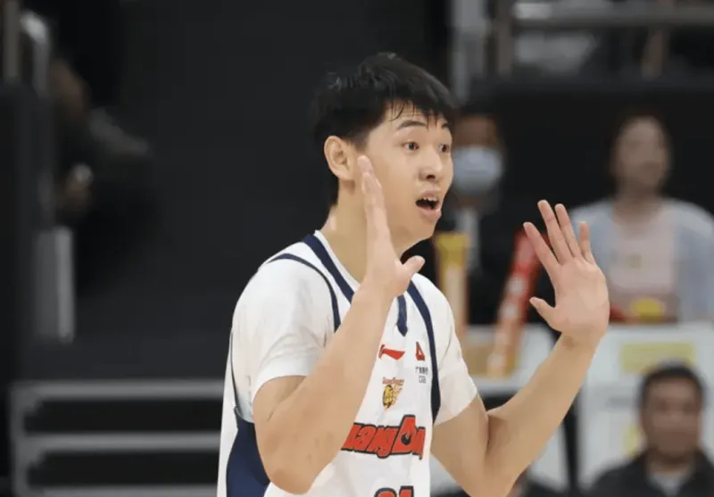 开云体育app下载-崔永熙全场出战17分钟，投篮2中1得到2分4篮板